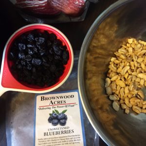 homemade blueberry muffin larabars